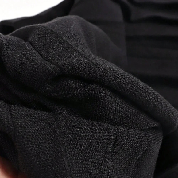 Black Casual Women's Mini Knit Skirt - Picture 4 of 6